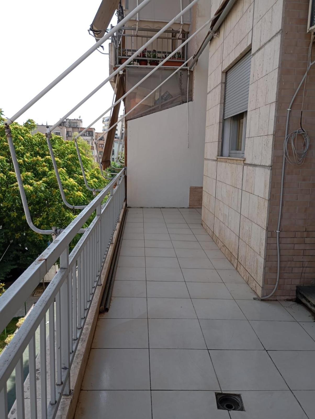 Royal Opposite Nalu Restaurant Apartman Tirana